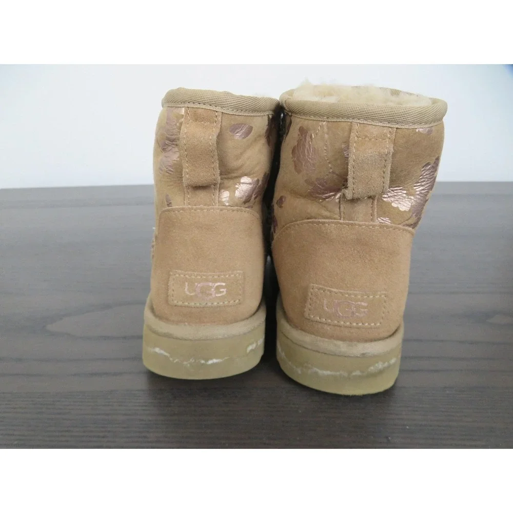 Ugg Mini Floral Boots Womens Size 9 Brown Shearling Ankle Winter 1118163 Classic